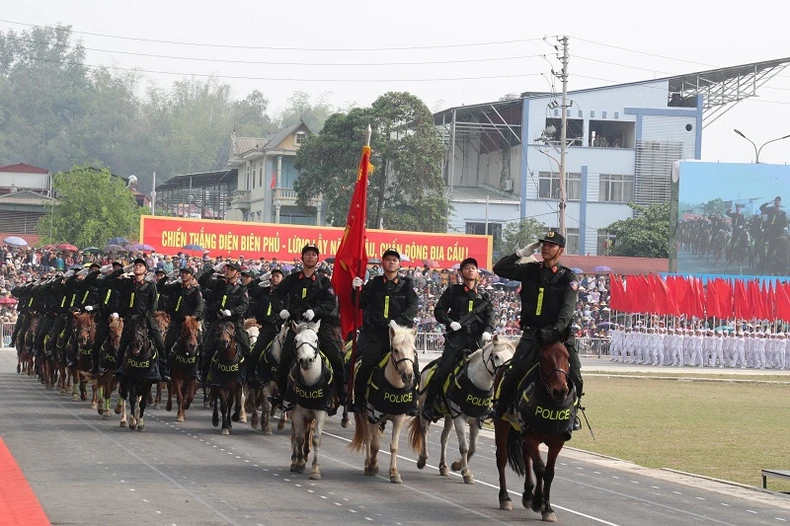 Những hình ảnh ấn tượng tại lễ sơ duyệt diễu binh, diễu hành chuẩn bị Kỷ niệm 70 năm Chiến thắng Điện Biên Phủ ảnh 8