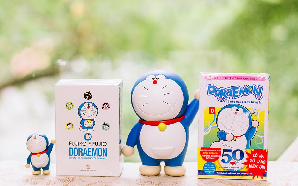 Hãy đến với hình ảnh về Doraemon - chú mèo máy đáng yêu, có túi thần kì chứa đầy những chiếc đồ chơi kỳ diệu. Những câu chuyện phiêu lưu hài hước cùng Doraemon chắc chắn sẽ khiến bạn thích thú và vui vẻ!