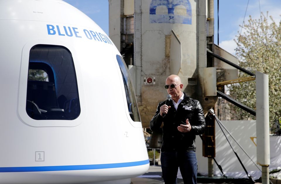 Blue Origin, hợp đồng tàu đổ bộ mặt trăng: Blue Origin đã ký kết một hợp đồng để xây dựng tàu đổ bộ mặt trăng. Hãy xem hình ảnh liên quan để biết thêm chi tiết về kế hoạch đầy tham vọng này.