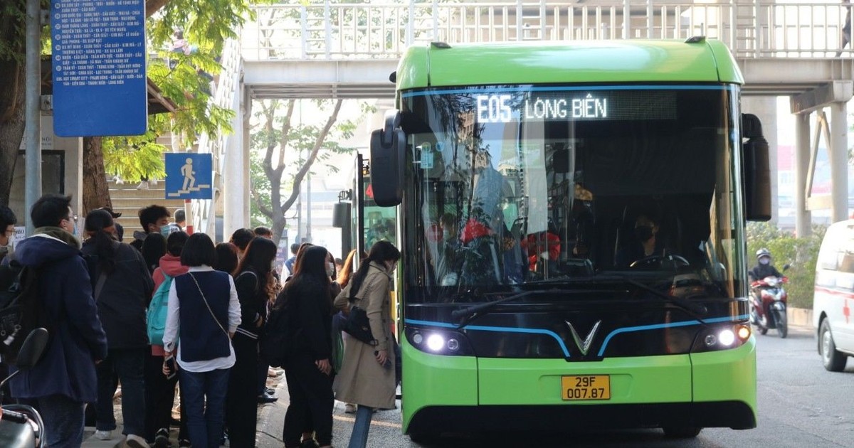 Hà Nội: Xe buýt “hút khách” nhờ tăng kết nối với đường sắt đô thị