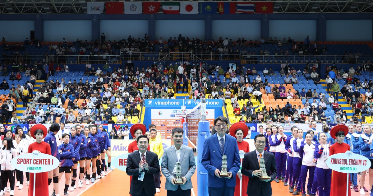 Giải bóng chuyền nữ quốc tế diễn ra tại Nhà thi đấu tỉnh Vĩnh Phúc