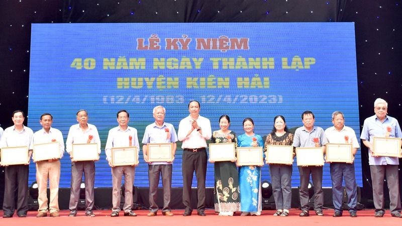 Kỷ niệm 40 năm thành lập huyện đảo Kiên Hải, tỉnh Kiên Giang