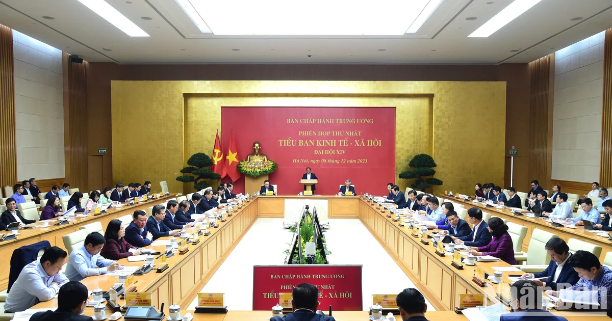 View - Thủ tướng Phạm Minh Chính chủ trì phiên họp Tiểu ban Kinh tế-Xã hội Đại hội XIV