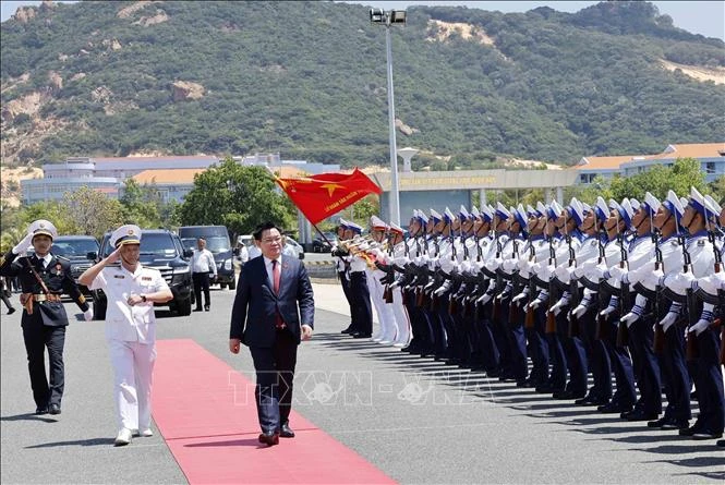 [Ảnh] Chủ tịch Quốc hội Vương Đình Huệ thăm Lữ đoàn tàu ngầm 189 ảnh 5