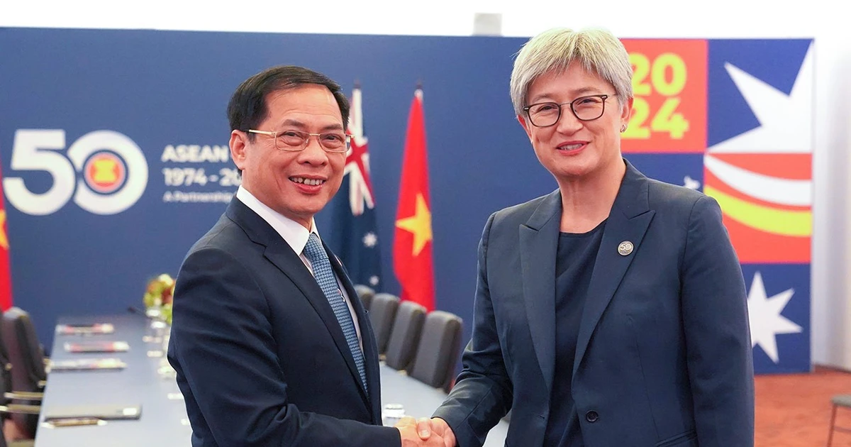 Bộ trưởng Ngoại giao Bùi Thanh Sơn và Bộ trưởng Ngoại giao Australia Penny Wong tại cuộc gặp. Ảnh: TTXVN.