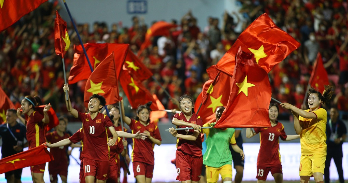Năm 2024, Việt Nam chính thức giành quyền tham gia World Cup cờ. Đây là cơ hội lớn để các tài năng trẻ của chúng ta thể hiện khả năng và tình yêu đối với môn cờ tướng truyền thống. Hãy cùng đến xem hình ảnh về Cờ Việt Nam trong giải đấu lớn nhất thế giới này để cổ vũ cho đội tuyển Việt Nam.