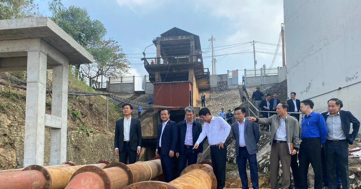 Bộ trưởng Kế hoạch và Đầu tư Nguyễn Chí Dũng cùng lãnh đạo tỉnh Tuyên Quang và Hà Giang kiểm tra tiến độ dự án cao tốc Tuyên Quang-Hà Giang (giai đoạn 1), đoạn qua Tuyên Quang.