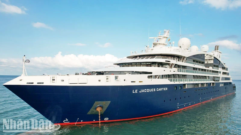 Siêu du thuyền Le Jacques Cartier ghé thăm đảo ngọc Phú Quốc ảnh 1