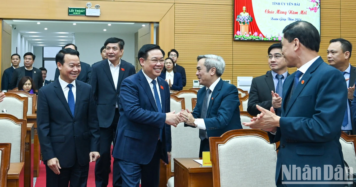 [Ảnh] Chủ tịch Quốc hội Vương Đình Huệ thăm, chúc Tết tại tỉnh Yên Bái ảnh 9