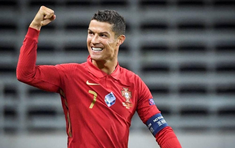 Với tất cả các fan hâm mộ của Ronaldo, hãy xem lại những khoảnh khắc của anh trong trận đấu World Cup đáng nhớ, khi anh \'xuất trận\' với niềm hân hoan và đầy sự tự hào.