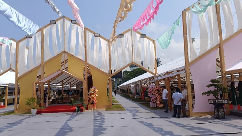 View - Khai mạc Hội chợ quốc tế hàng phong cách ngoài trời đầu tiên tại Việt Nam