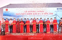 Cắt băng khánh thành Nhà máy điện gió V1-3 Bến Tre.