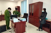 Công an tỉnh Bắc Giang khám xét nơi làm việc của Nguyễn Thị Song Hà.
