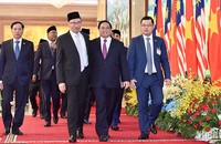 Thủ tướng Phạm Minh Chính và Thủ tướng Malaysia Anwar Ibrahim đến dự Lễ ký kết văn kiện hợp tác.