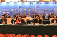 Đoàn Việt Nam dự hội nghị.
