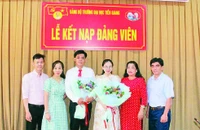 Lễ kết nạp đảng viên là sinh viên của Đảng bộ Trường đại học Tiền Giang.