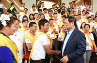 [Ảnh] Thủ tướng Phạm Minh Chính gặp mặt người hiến máu tình nguyện tiêu biểu