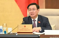 Chủ tịch Quốc hội Vương Đình Huệ cho ý kiến về một số nội dung của dự án Luật Giá (sửa đổi) trong phiên họp Ủy ban Thường vụ Quốc hội sáng 15/3. (Ảnh: DUY LINH)