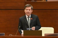 Viện trưởng Viện Kiểm sát nhân dân tối cao Lê Minh Trí trả lời chất vấn của đại biểu Quốc hội chiều 20/3. (Ảnh: DUY LINH)
