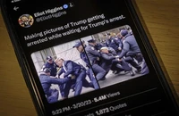Hình ảnh ông Donald Trump bị cảnh sát bắt giữ được ông Eliot Higgins, nhà sáng lập Bellingcat tạo ra bằng phần mềm tạo ảnh sử dụng trí tuệ nhân tạo, Midjourney. (Nguồn: AP)