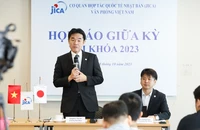 Ông Sugano Yuichi, Trưởng Đại diện Văn phòng JICA Việt Nam phát biểu tại họp báo.