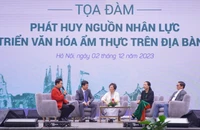 Các đại biểu trao đổi về các giải pháp khai thác ẩm thực để phát triển công nghiệp văn hoá.