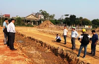 Thành phố Hà Tĩnh chủ động bàn giao mặt bằng để các đơn vị đẩy nhanh tiến độ thi công dự án đường vành đai phía đông. 