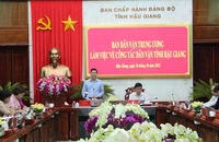 Đồng chí Đỗ Văn Phới, Phó Trưởng ban Ban Dân vận Trung ương, phát biểu tại buổi làm việc tại tỉnh Hậu Giang.