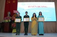 Tuyên dương phụ nữ tiêu biểu năm 2024.