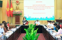 Phó Bí thư Thường trực Thành ủy Hà Nội Nguyễn Thị Tuyến chỉ đạo tại buổi kiểm tra công tác phòng, chống bão ở quận Ba Đình.