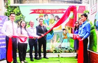 Quận Đoàn Hoàn Kiếm khánh thành công trình tranh tường bích họa tại khu vực số 39 phố Hàng Mành.