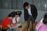 Lớp học xóa mù chữ tại bản Na Cai-Na Ản, xã Luân Giói, huyện Điện Biên Đông.