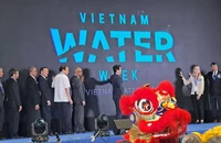 Các đại biểu thực hiện nghi thức khai mạc Tuần lễ ngành nước Việt Nam 2023.