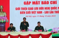 Đại tá Tống Văn Thanh, Phó Cục trưởng Cục Tuyên huấn chủ trì gặp mặt báo chí giới thiệu Giao lưu hữu nghị quốc phòng biên giới Việt Nam-Lào lần thứ 2.