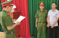 Công an huyện Thăng Bình đọc lệnh bắt tạm giam Nguyễn Phước Long