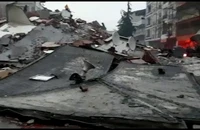 [Video] Động đất ở Thổ Nhĩ Kỳ: Hàng loạt tòa nhà bị sập, dư chấn sang nhiều quốc gia lân cận
