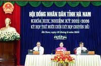 Chủ tọa điều hành kỳ họp.