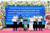 Trao giải nhất báo chí tỉnh Sóc Trăng năm 2024.