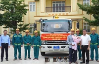 Lãnh đạo thành phố Đồng Hới, tỉnh Quảng Bình tiễn đoàn công tác của Trung tâm Công viên cây xanh thành phố Đồng Hới lên đường hỗ trợ khắc phục hậu quả thiên tai.