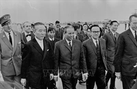 Ngày 9/5/1968, Bộ trưởng Xuân Thủy, Trưởng Đoàn đại biểu Chính phủ Việt Nam Dân chủ Cộng hòa đến thủ đô Paris (Pháp), tiến hành cuộc đàm phán chính thức với Chính phủ Mỹ. (Ảnh: TTXVN)