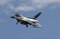 Tiêm kích F-16 trên không phận gần Las Vegas, Nevada, Mỹ, ngày 16/2/2022. (Ảnh: Larry MacDougal/MCDOL/AP/FILE)