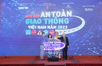 Nhấn nút phát động chương trình "Sáng kiến an toàn giao thông Việt Nam năm 2023". (Ảnh: BTC)