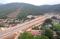 Các phương tiện tham gia giao thông trên tuyến đường cao tốc Mai Sơn-Quốc lộ 45 sắp đưa vào khai thác ngày 29/4 tới đây sẽ được chạy với tốc độ tối đa 80km/giờ.