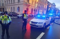 Cảnh sát được tăng cường sau vụ nổ súng tại trường Đại học Charles ở Thủ đô Prague, Cộng hòa Séc, ngày 21/12/2023. (Ảnh: AA/TTXVN)