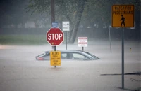 Đường phố tại thành phố St. Petersburg, Florida bị ngập sâu sau khi bão Helene quét qua nước Mỹ. (Ảnh: Reuters)