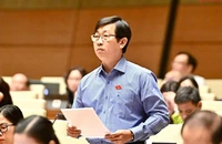 Đại biểu Nguyễn Hữu Thông (Bình Thuận) phát biểu. (Ảnh: ĐĂNG KHOA)