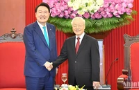 Tổng Bí thư Nguyễn Phú Trọng tiếp Tổng thống Đại Hàn Dân Quốc Yoon Suk Yeol. (Ảnh: ĐĂNG KHOA)