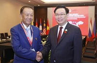 Chủ tịch Quốc hội Vương Đình Huệ gặp Chủ tịch Quốc hội Vương quốc Thái Lan Wan Muhamad Noor Matha. (Ảnh: Doãn Tấn/TTXVN)