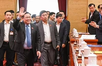 Chủ tịch Quốc hội Vương Đình Huệ cùng các đại biểu Quốc hội thành phố Hải Phòng dự hội nghị tiếp xúc cử tri.