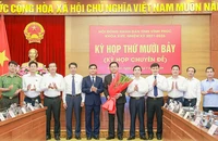 Lãnh đạo tỉnh Vĩnh Phúc chúc mừng đồng chí Trần Duy Đông.